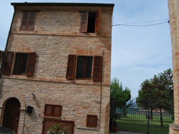 Town house in Monterinaldo