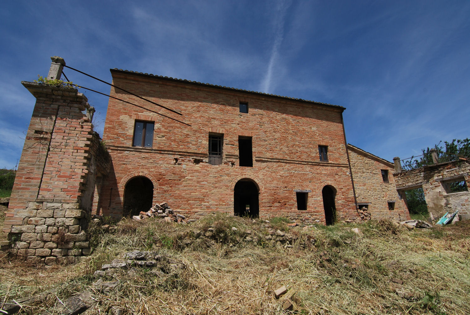 Stone country house in Penna San Giovanni