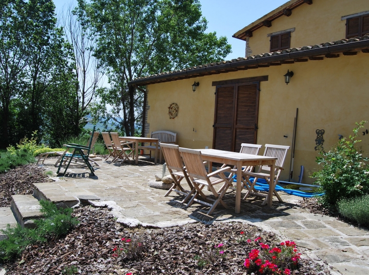 Country house with pool in Moresco