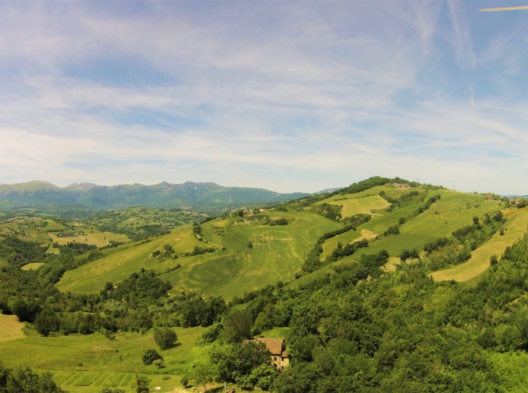 Stone country house in Penna San Giovanni