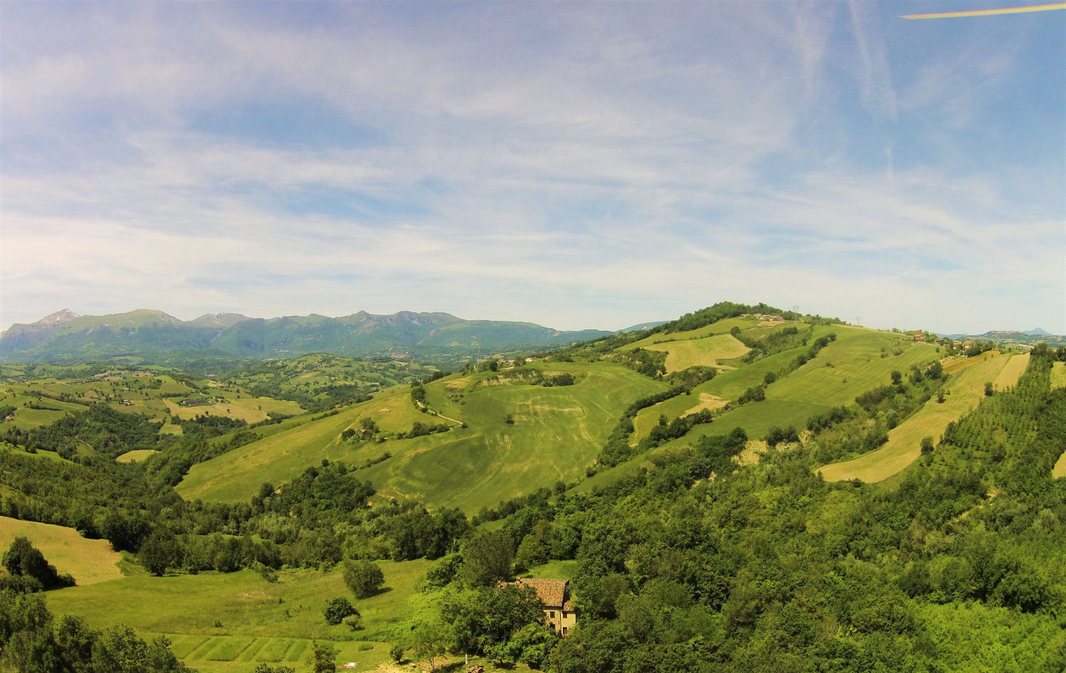 Stone country house in Penna San Giovanni