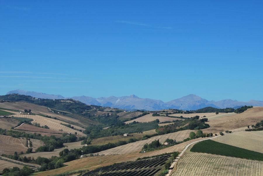 Farmhouse with stunning mountains view