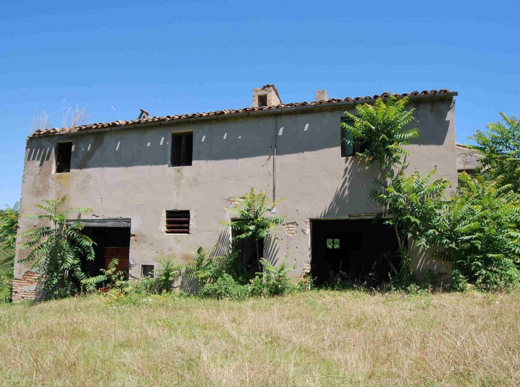 Country house near Montefiore dell'Aso