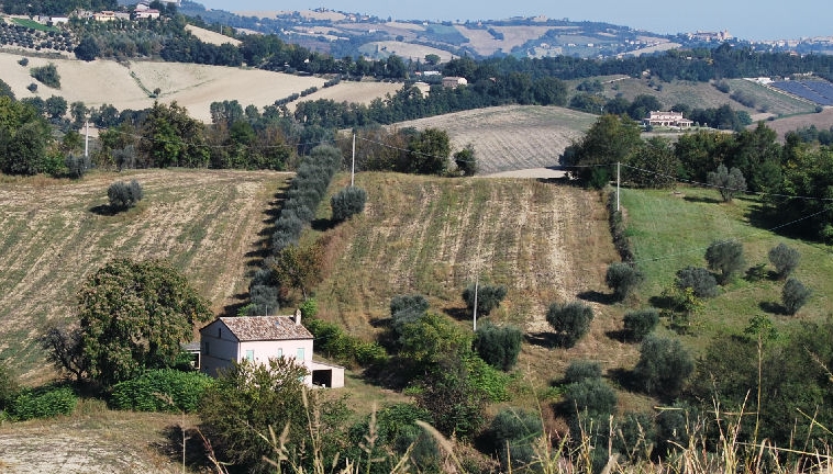 Country house with Sibillini Mountains view