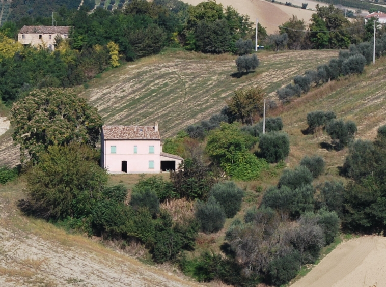 Country house with Sibillini Mountains view