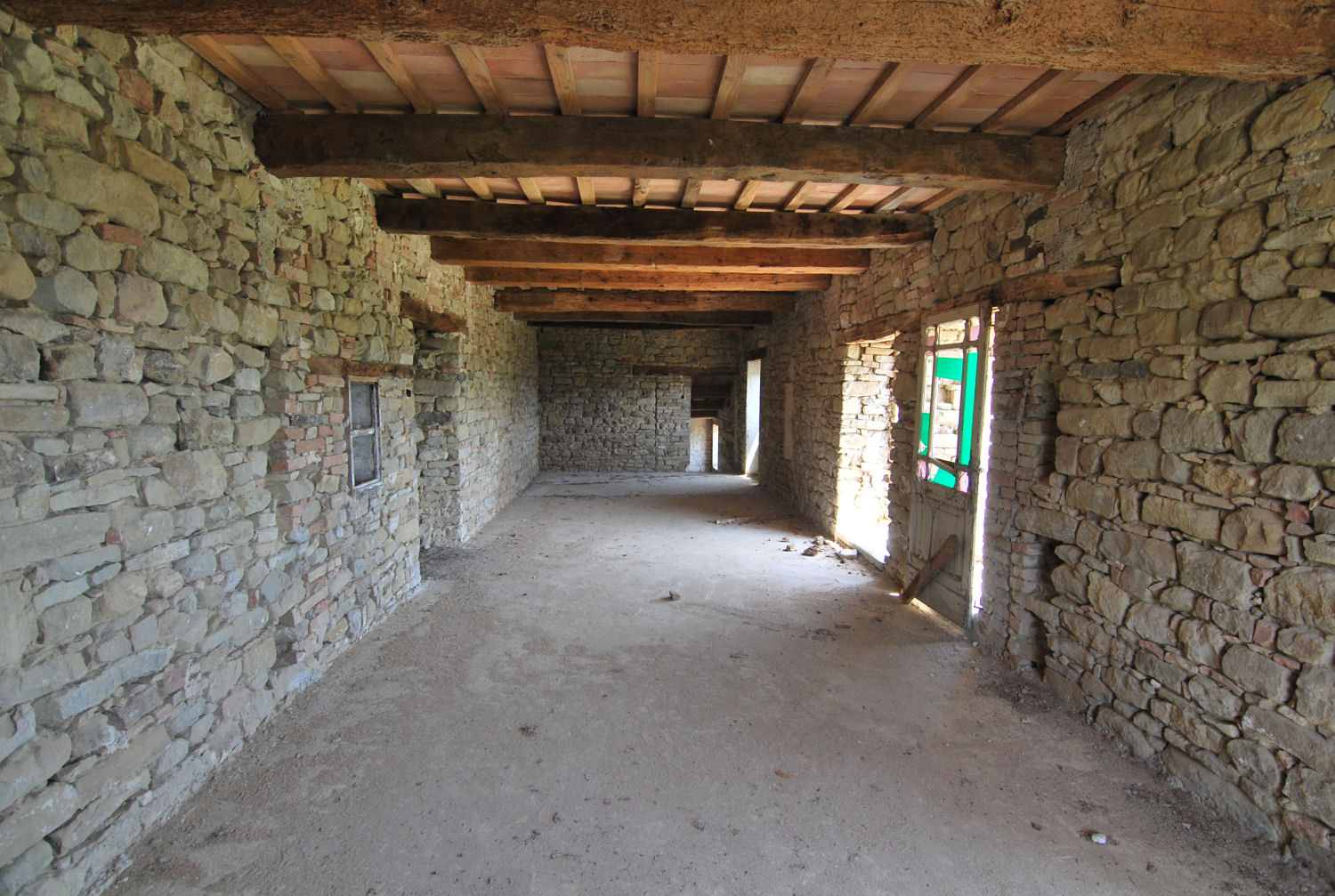 Stone country house in Penna San Giovanni