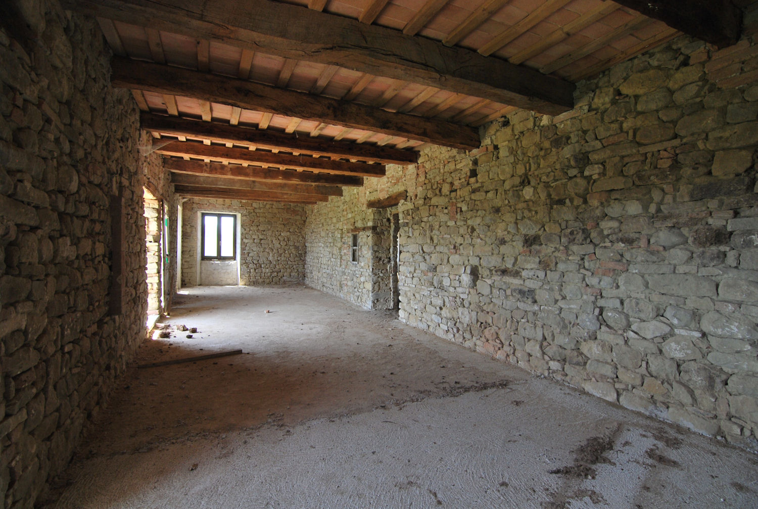 Stone country house in Penna San Giovanni