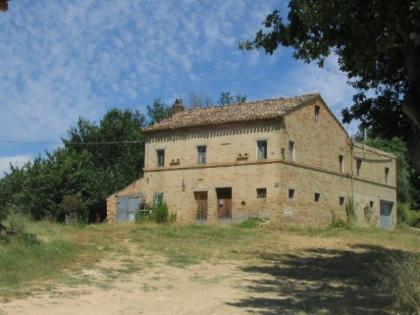 Country house with Sibillini Mountains view