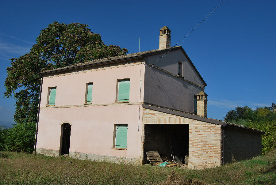 Country house with Sibillini Mountains view