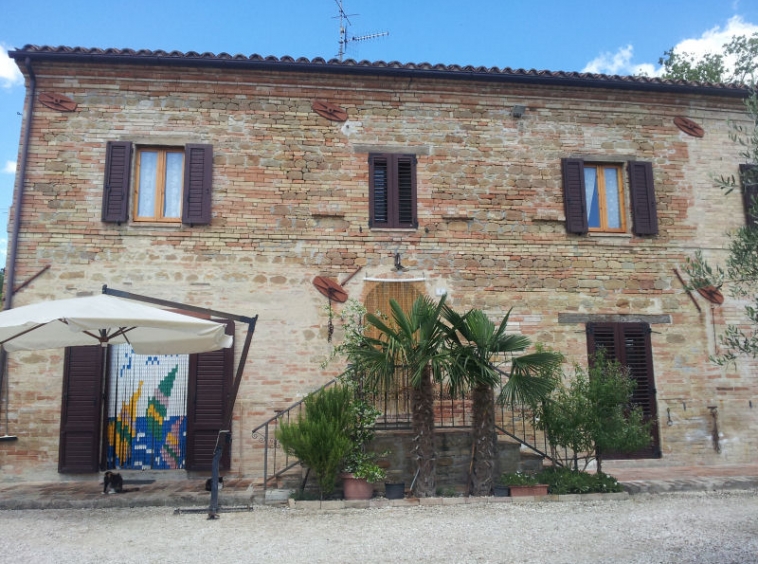 Country house in Colmurano
