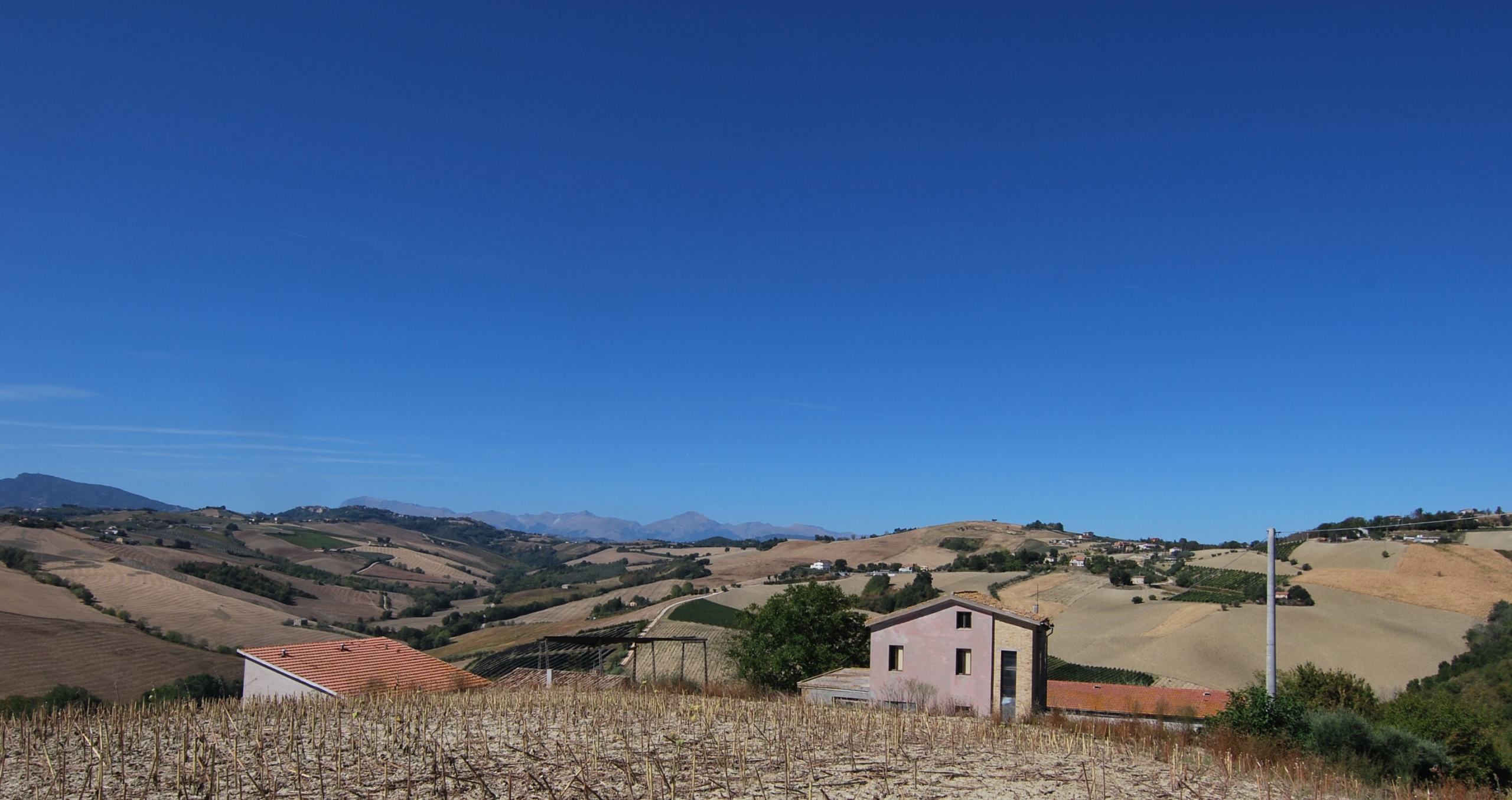 Farmhouse with stunning mountains view