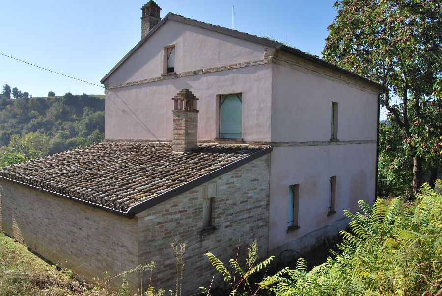 Country house with Sibillini Mountains view