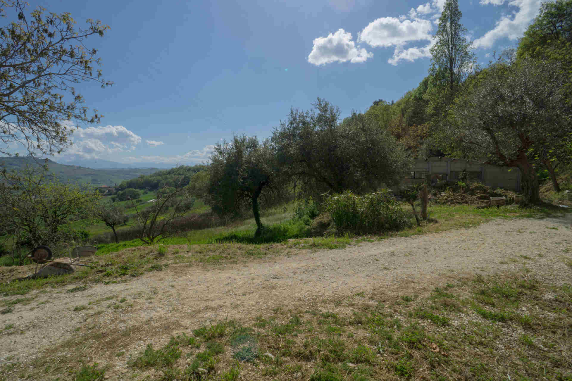 Country house in Monterubbiano with Mountains view