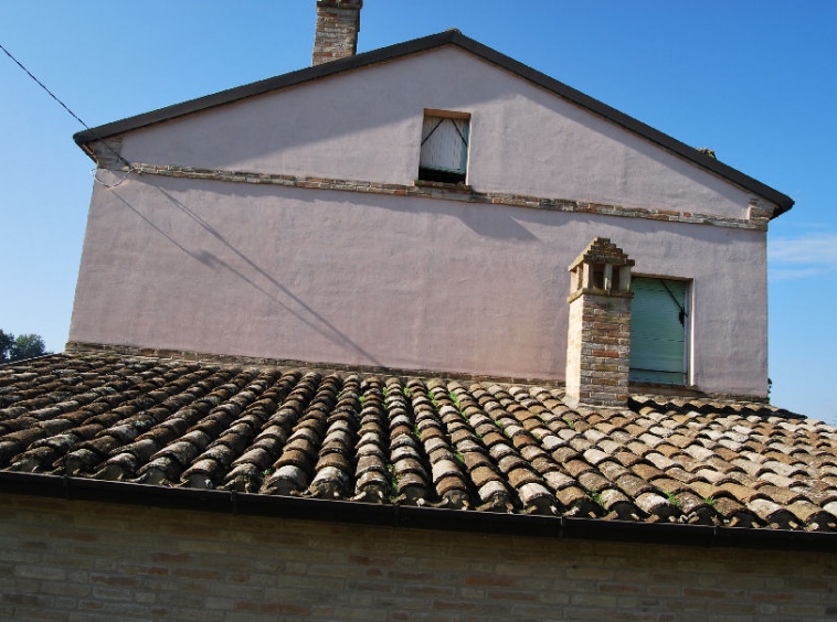 Country house with Sibillini Mountains view