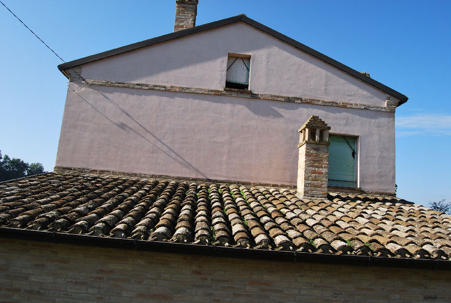 Country house with Sibillini Mountains view