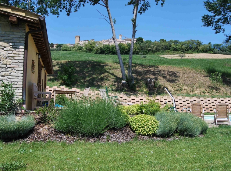 Country house with pool in Moresco