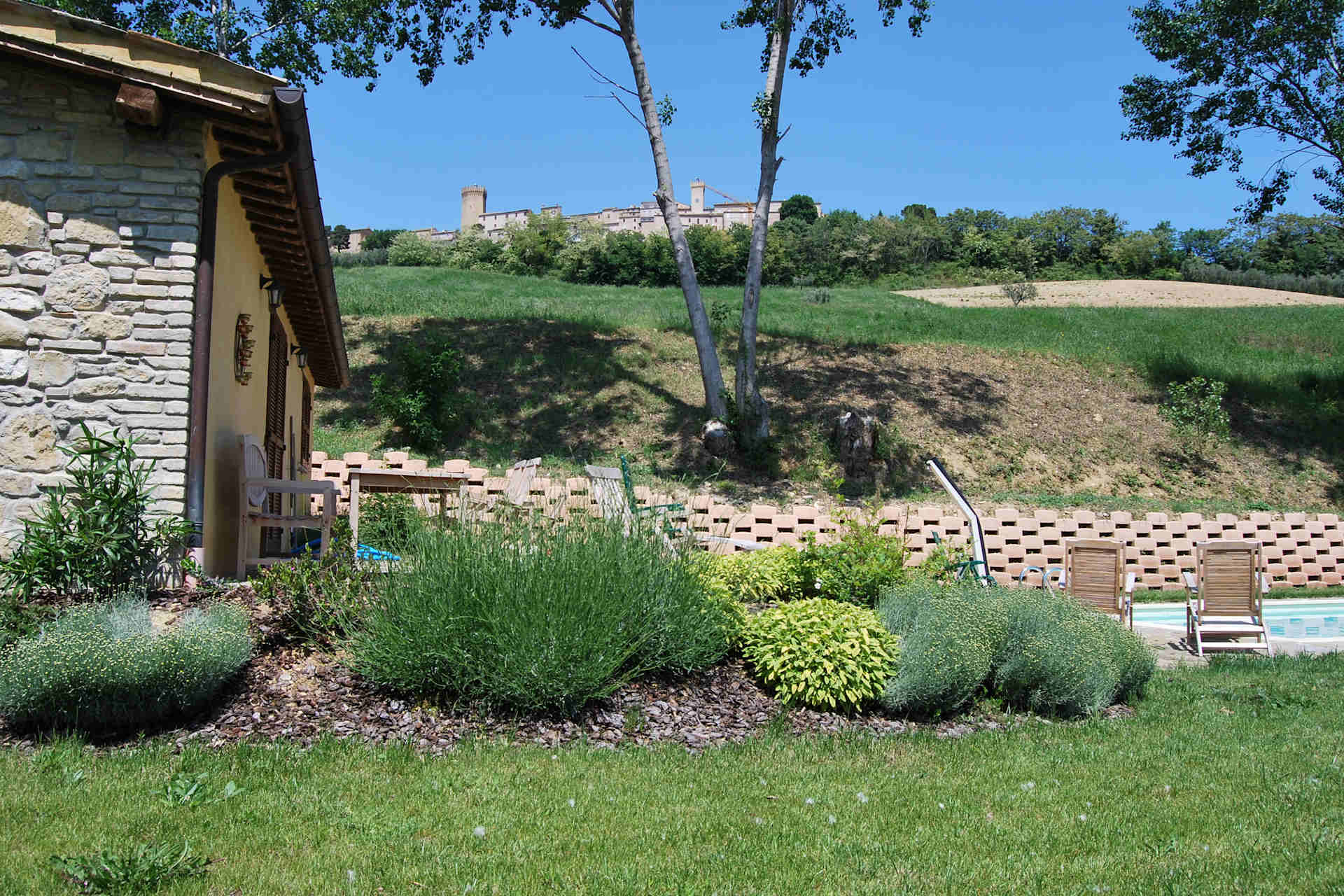 Country house with pool in Moresco
