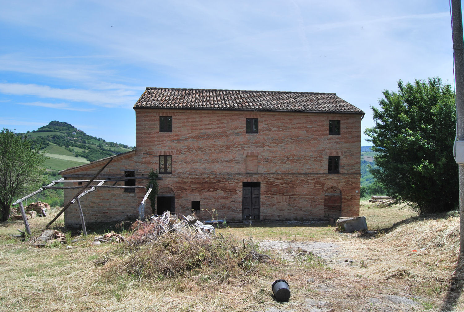 Stone country house in Penna San Giovanni