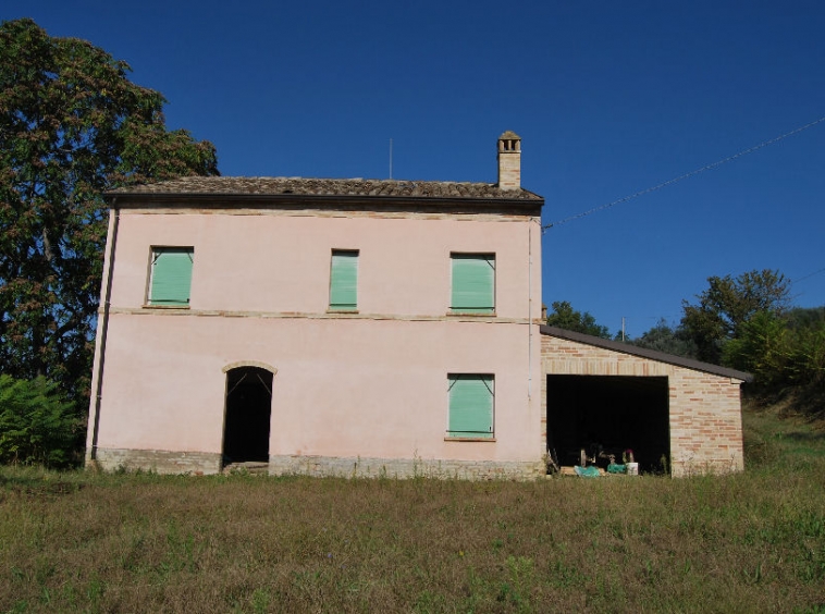 Country house with Sibillini Mountains view