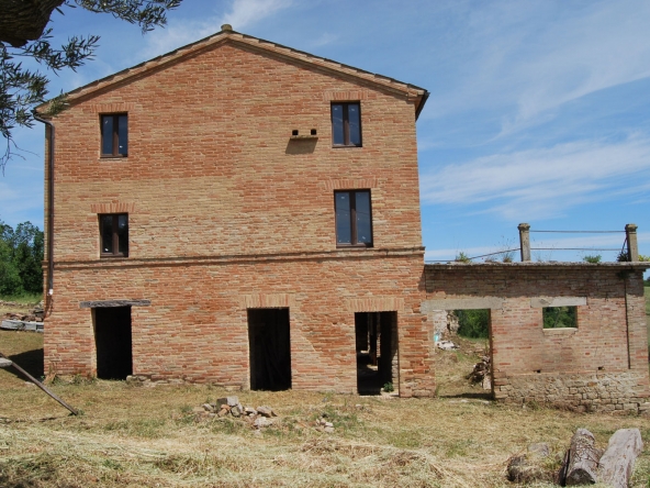 Stone country house in Penna San Giovanni