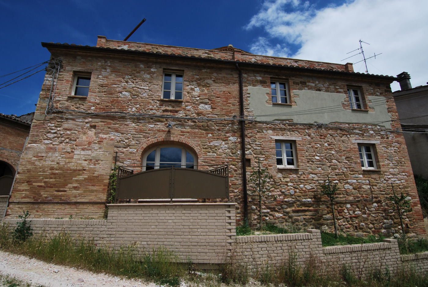 Town house with Mountains view