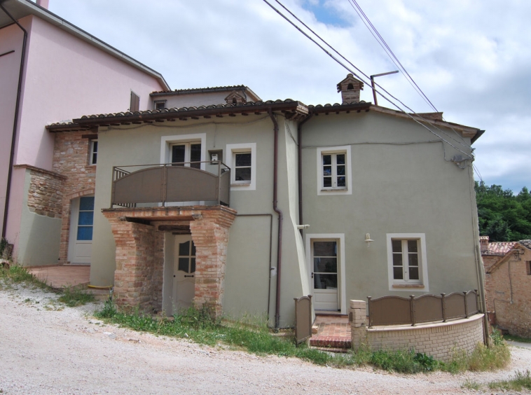 Town house with Mountains view