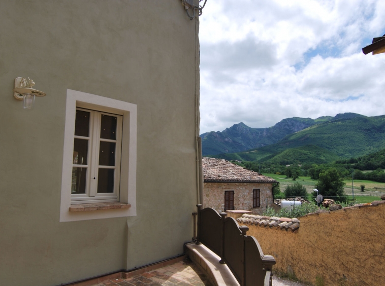 Town house with Mountains view