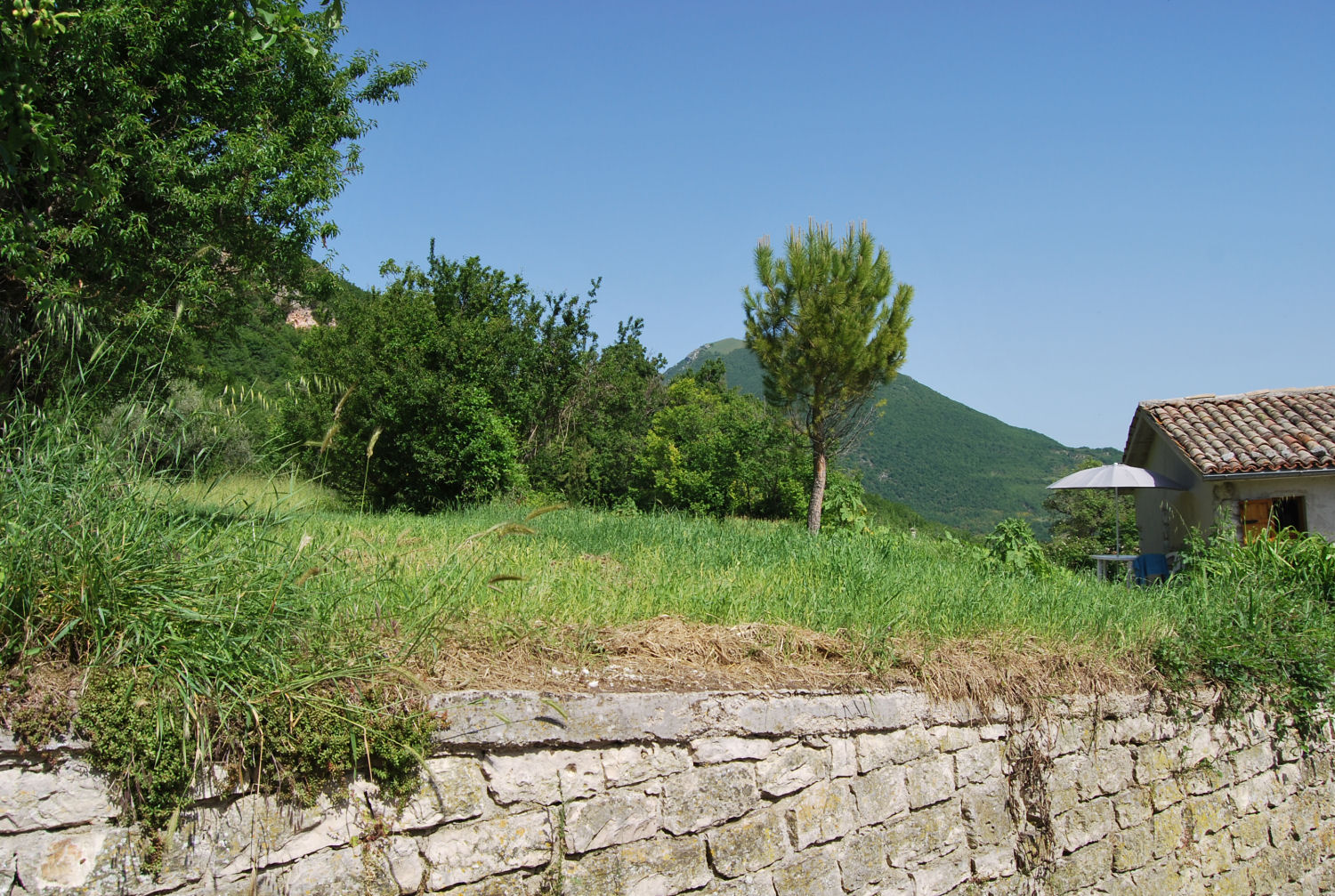 Stone house near castel raimondo