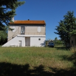 Farmhouse with 6.5 hectares of land