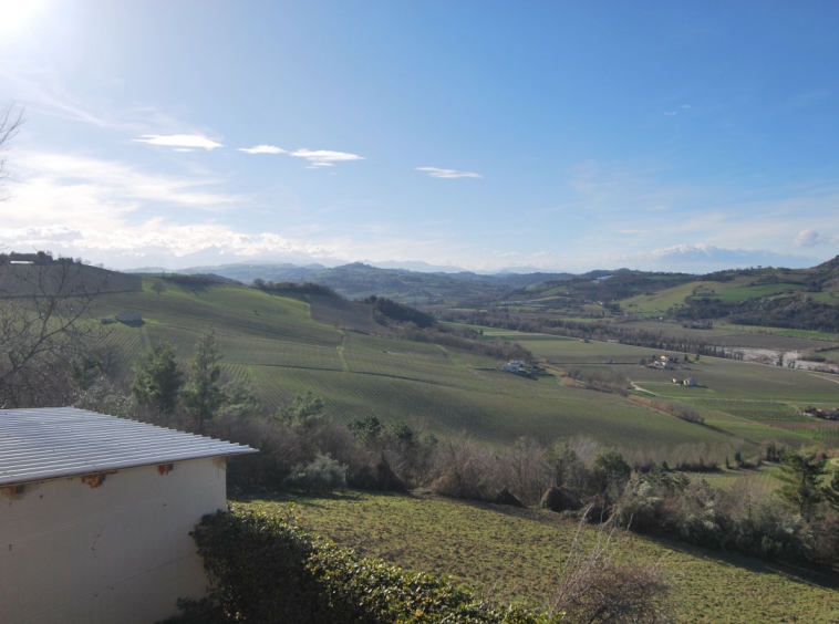 Country house in Carassai with mountains view