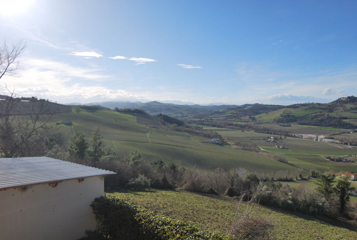 Country house in Carassai with mountains view