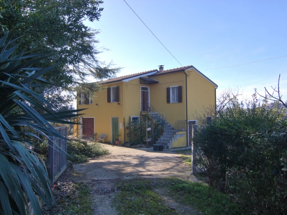 Country house in Carassai with mountains view