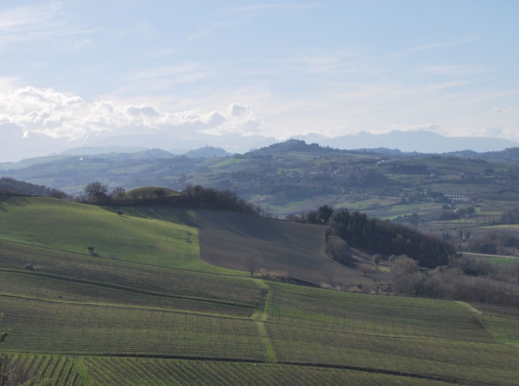 Country house in Carassai with mountains view