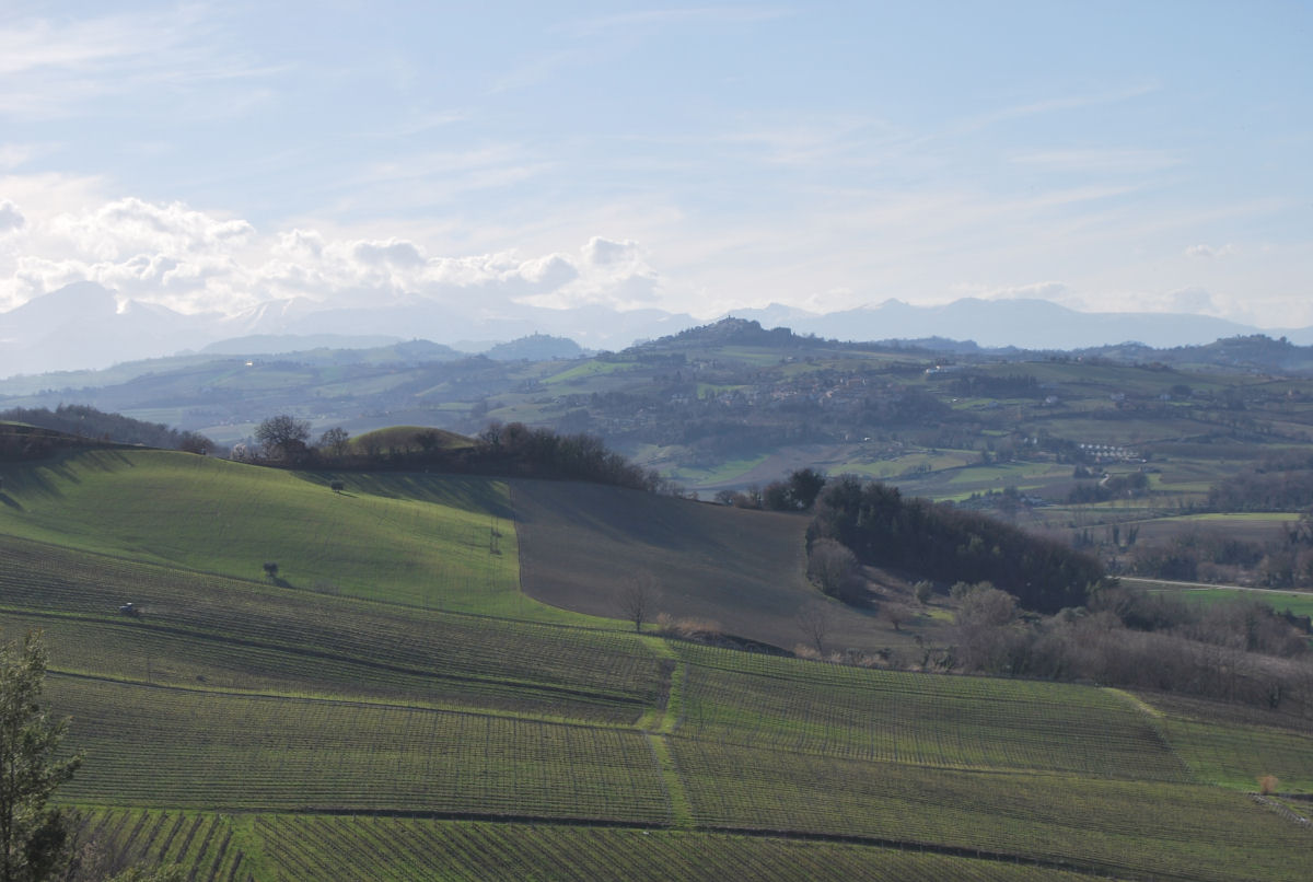 Country house in Carassai with mountains view