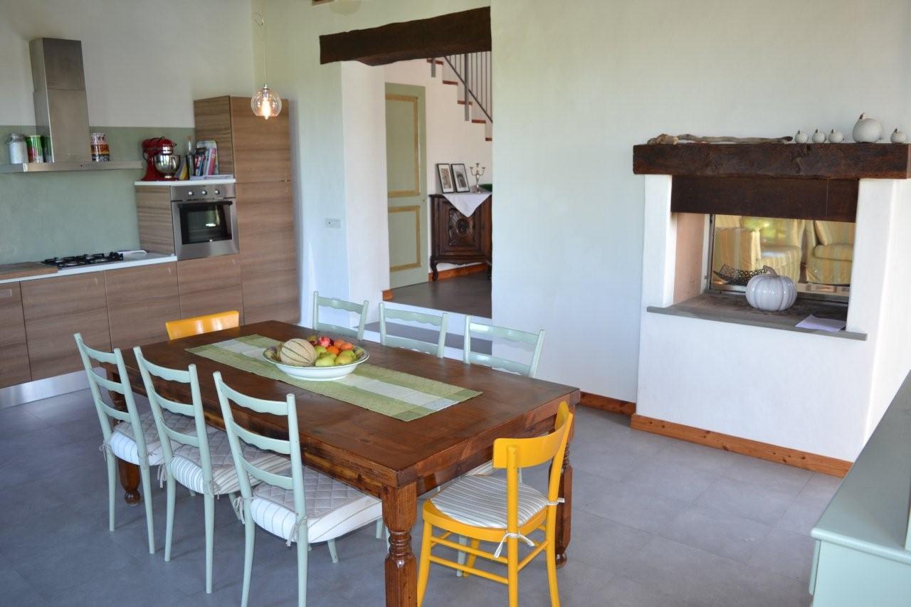 Country house with pool in Montottone