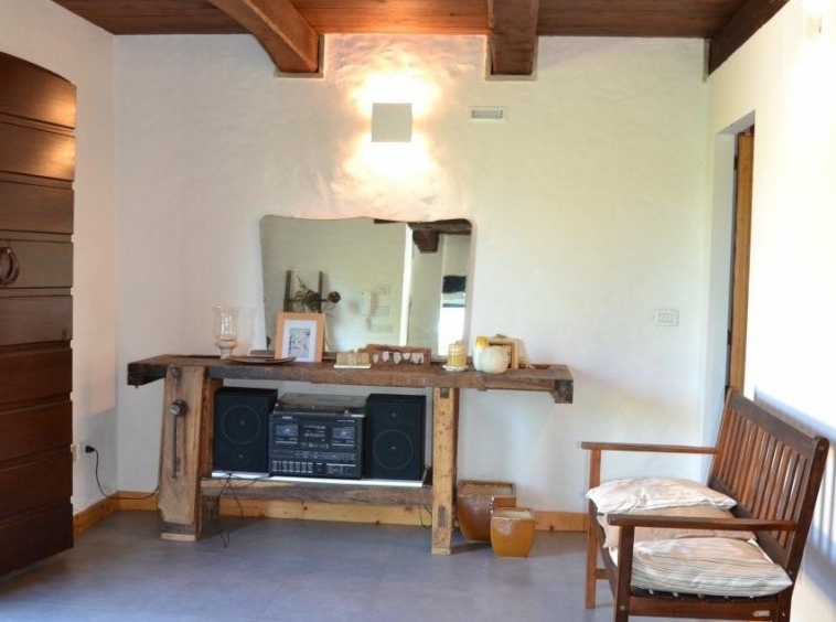 Country house with pool in Montottone