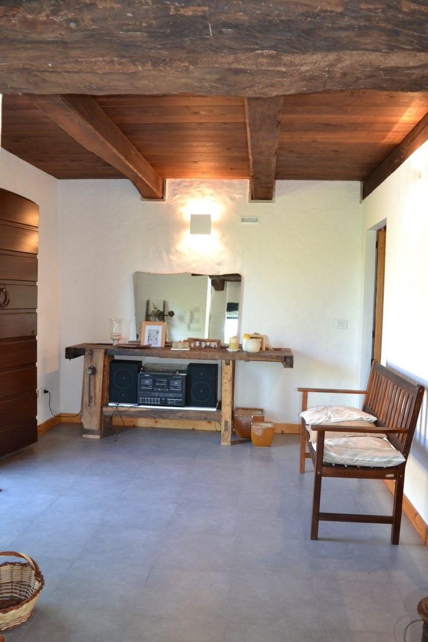 Country house with pool in Montottone