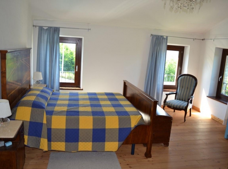 Country house with pool in Montottone