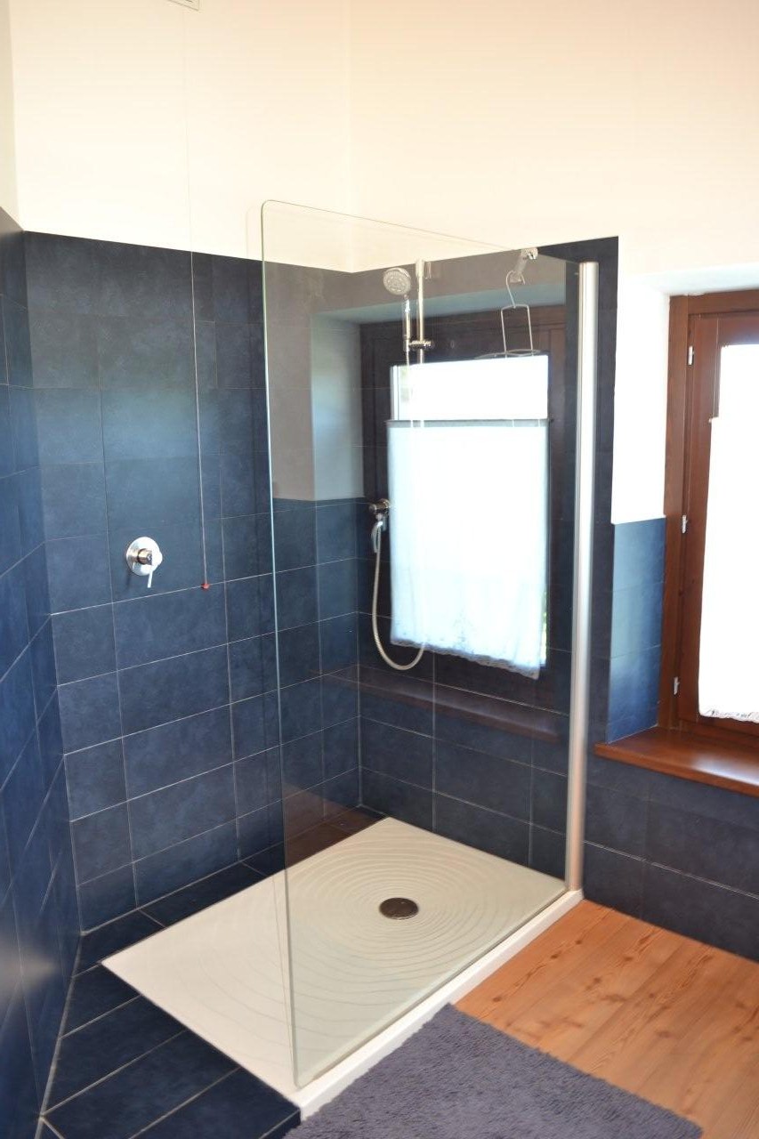 Country house with pool in Montottone