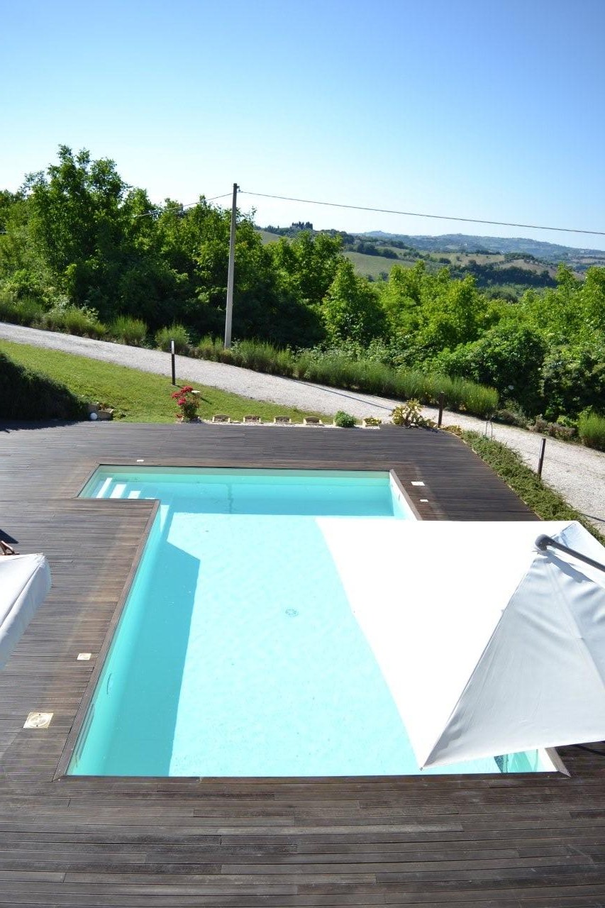 Country house with pool in Montottone