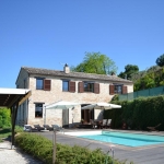 Country house with pool in Montottone