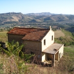 Brick farmhouse in Monterubbiano