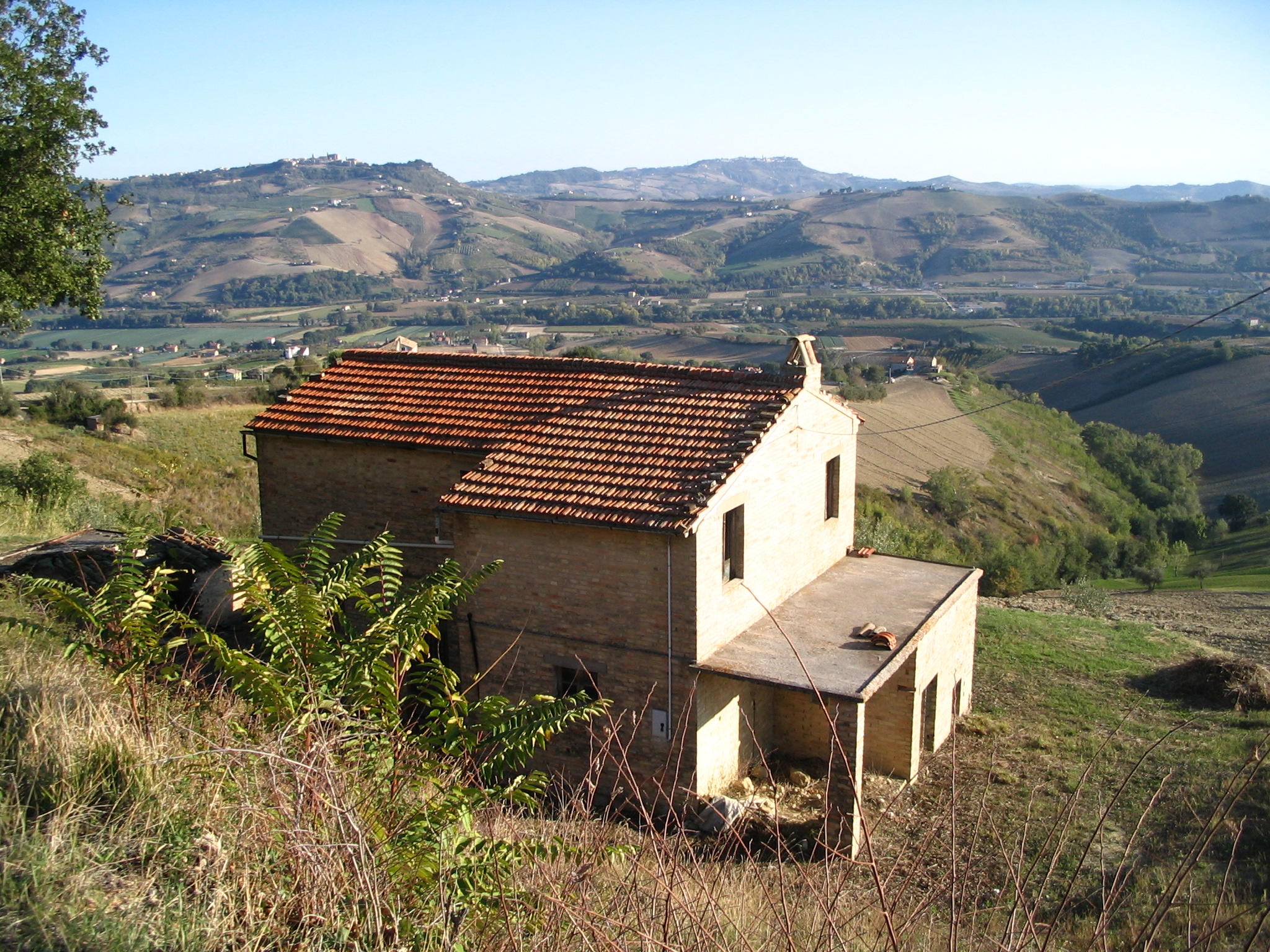 Brick farmhouse in Monterubbiano