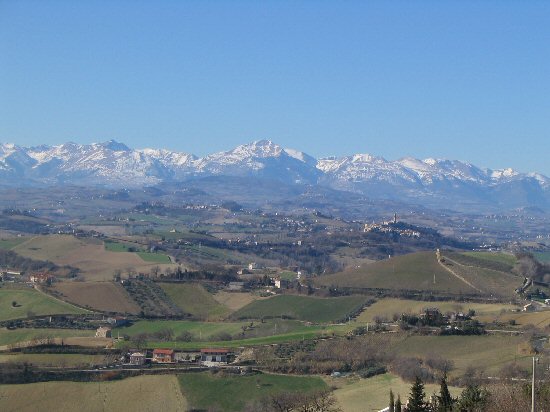 Brick farmhouse in Monterubbiano