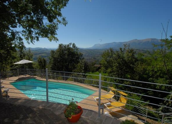 Villa with superb view and pool