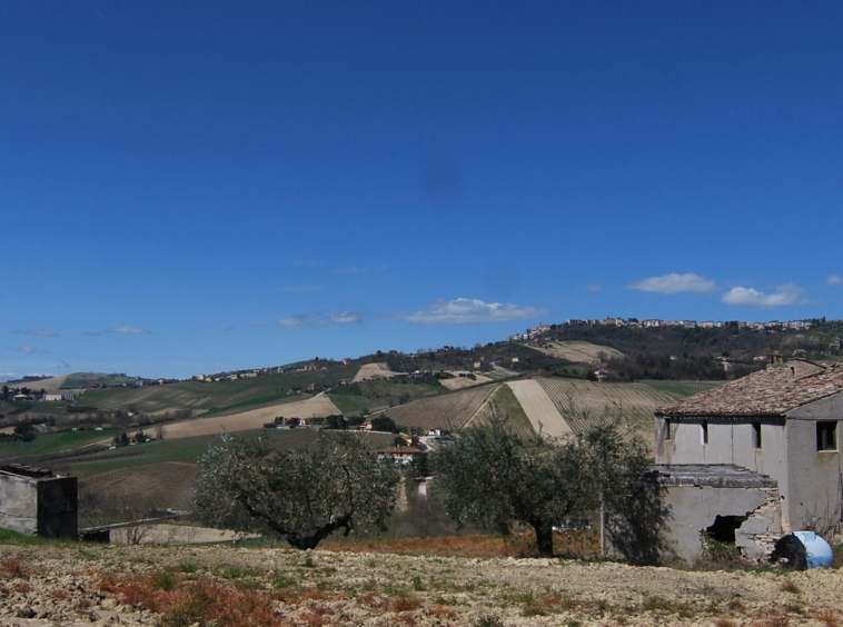 Country house near Montefiore dell'Aso