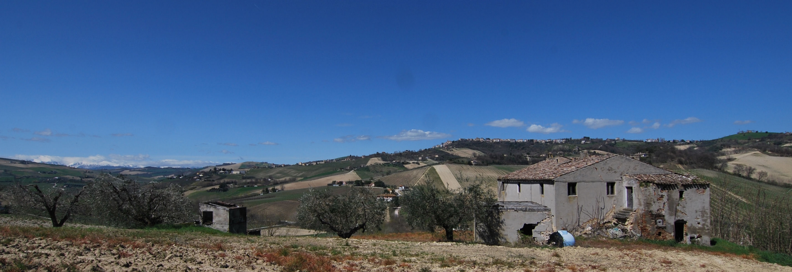 Country house near Montefiore dell'Aso