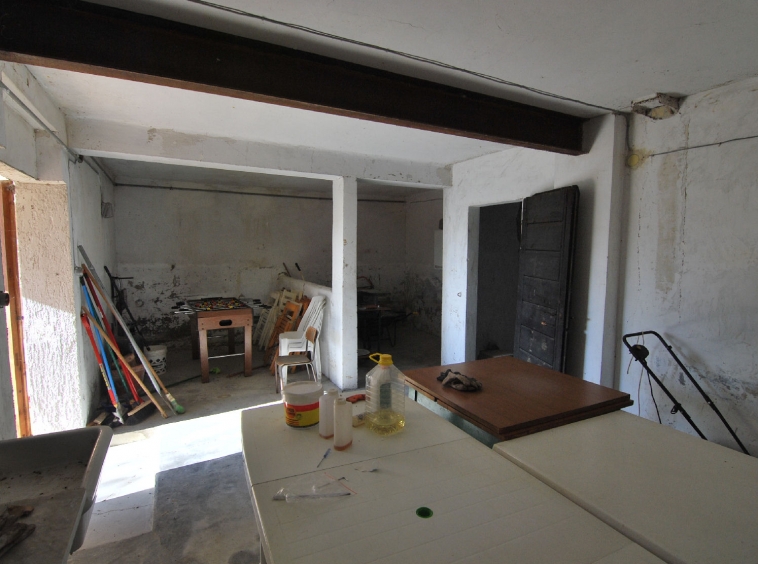 Country house in a dominant position near the Adriatic Coast S