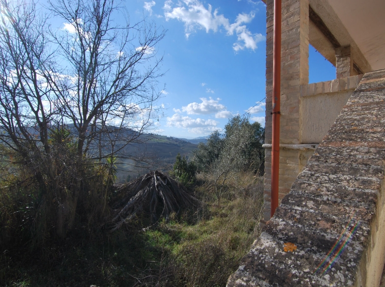 Country house in a dominant position near the Adriatic Coast S