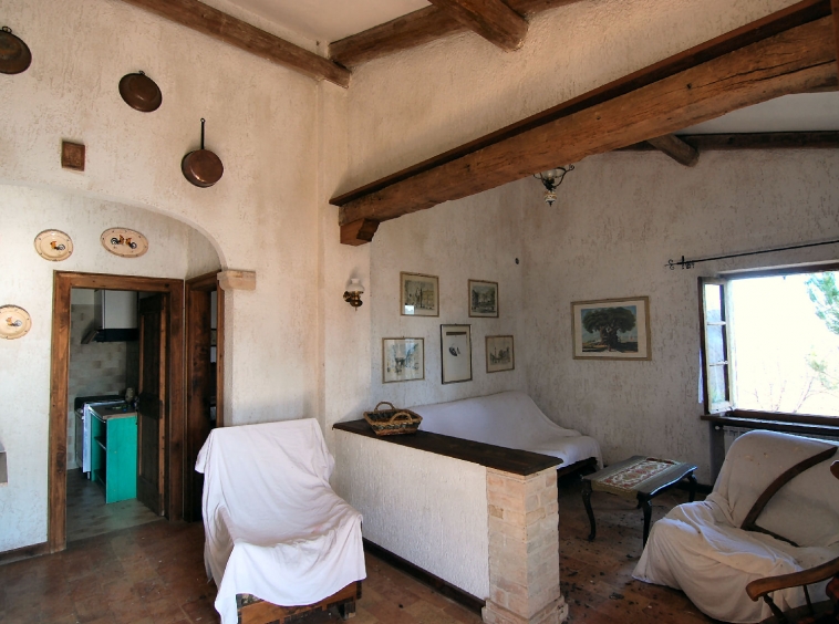 Country house in a dominant position near the Adriatic Coast S